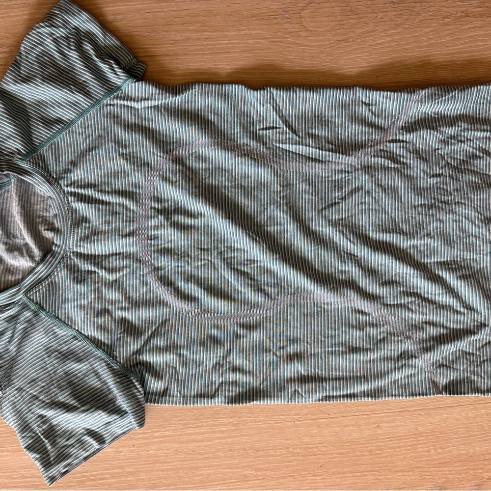 DISCONTINUED Lululemon Swiftly Tech 2.0 Short Sleeve (Hip Length)